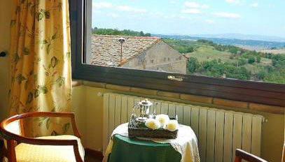Blue House Near Bagnoregio-overlooking the Umbrian Mountains and Tiber Valley - Foto 3