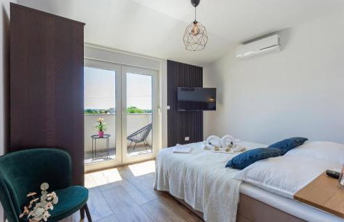 4 Bedroom Cozy Home In Marcana - Foto 36