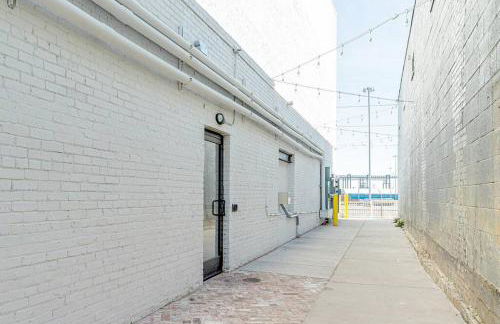 Breakfast at Tiffanys Downtown Newport News - Foto 40