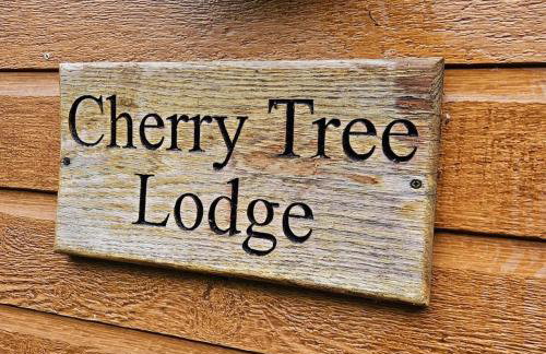 Cherry Tree Lodge with Hot Tub near Alton Towers - Foto 17