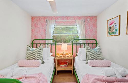 Your own 5BR Private Oasis! wPrivate PoolPickleball - Photo 26