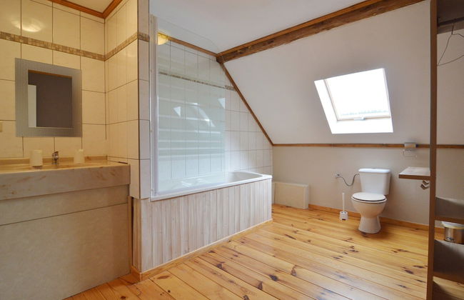 Lovely House With Much Luxury and Comfort - Photo 35