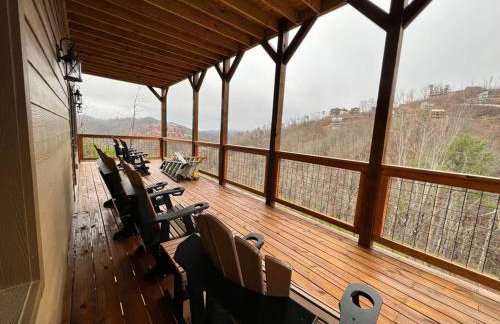 * * 4 Master Bedrooms, Views, Theater, Arcade, EVC - Photo 19