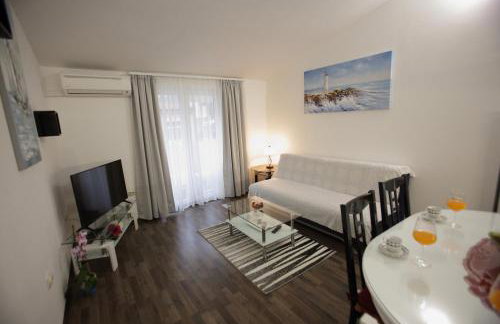 Ana Marija - Foto 21