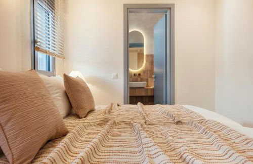 Salty Angel Sea Front Villa - Photo 16