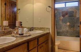 Torreon Family Cabin, Large Decks & Open Floorplan - Photo 22