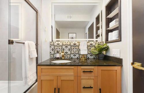 HostWise Stays - Grandview Balcony with Stunning Skyline Views - Foto 25