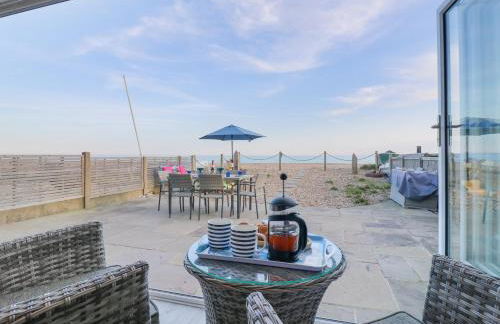 Bucket and Spades- Right on the Beach - Foto 27