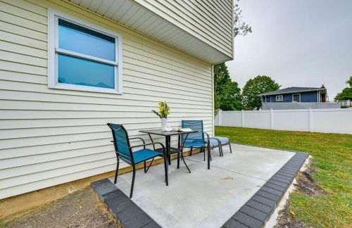 Bay Shore Vacation Rental with Shared Yard! - Foto 22