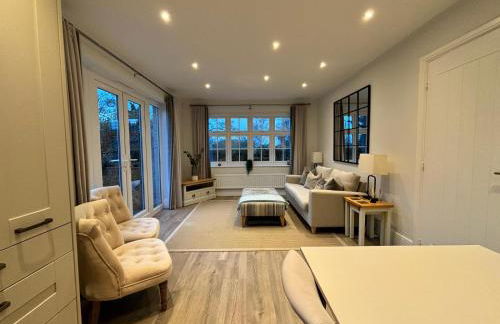 Show home Chester, Chester Zoo, Cheshire Oaks - Photo 3