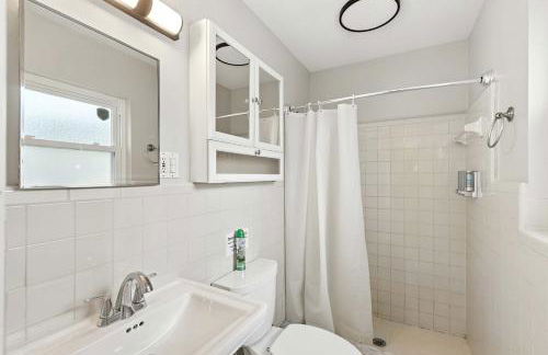 4BR Spacious Paradise - Photo 18