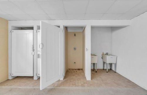 Rooftop Townhouse with 360 Views and Free Parking - Foto 35