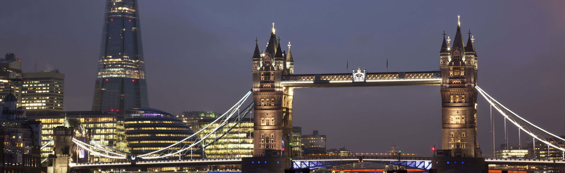 Tour nocturno en autobús descapotable