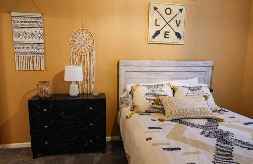 Boho Rehoboth condo-2bd/3.7mi beach/.5mi outlets - Foto 14
