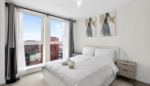 Penthouse with O2 Arena View, Free Parking & Portable AC - Foto 4