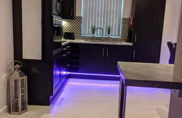 Dream101, Luxury 2 Bedroom apartment - free parking - Foto 27