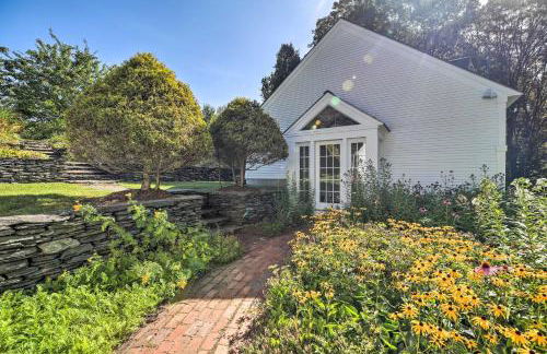 Lovely Brookfield Home with Private Deck and Views - Foto 34