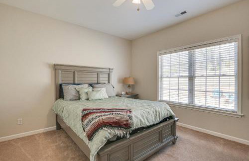 Lake Hartwell Getaway with Private Dock and Fire Pit! - Foto 18