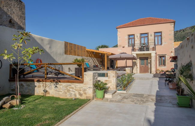 Villa Theta with private pool by Amara Living - Foto 40