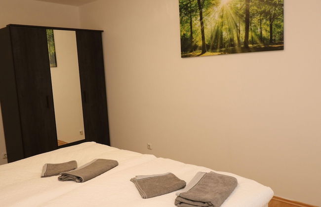 Stylish Apartment With Terrace - Photo 3