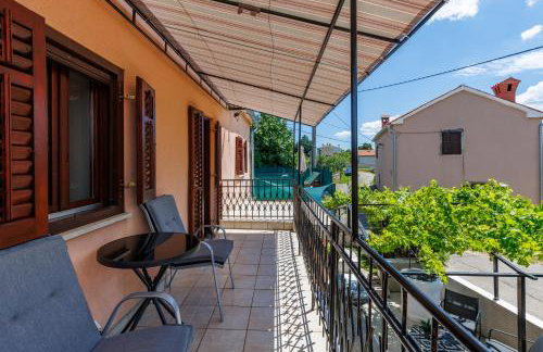 House Papinka with Private Pool & Garden - Happy Rentals - Photo 24