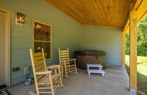 Happy Hideout, country livin with great mountain views, hot tub, arcades, fire pit, pets ok with fee - Foto 22