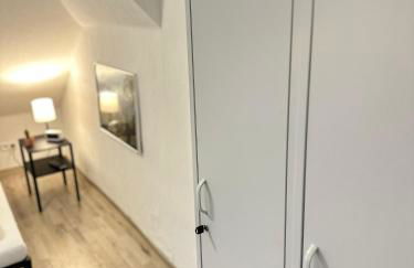 Apartment im Zentrum - Nähe Restaurant & Waschsalon - WLAN, Parkplatz, Bad & mehr - Foto 9