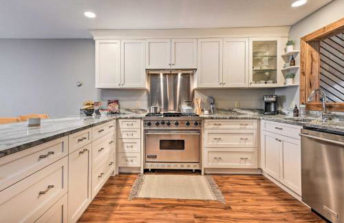 Updated Condo Next to Burke Mountain Bike Trails! - Foto 8