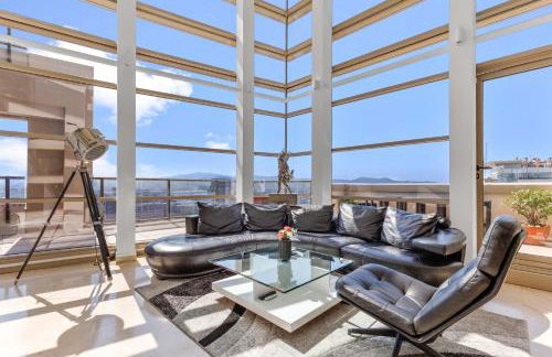 Penthouse Duplex with Epic Views - Photo 1
