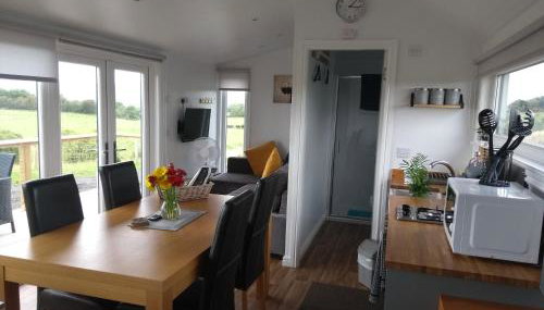 Cleeves Cabins Arran Luxury Lodge with hot tub - Foto 5