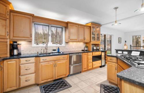 Private & Convenient-Hot tub-Fire Pit-Game room! - Foto 7