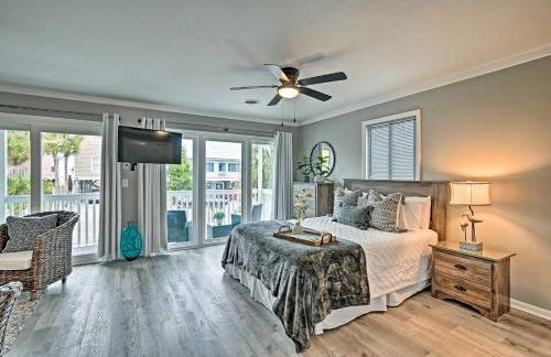 Couples Retreat with Balcony in Surfside Beach! - Foto 8