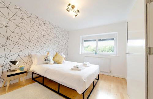 Pass the Keys 49 Byron Square Modern and Spacious 3 Bed Home with Free Parking - Foto 24