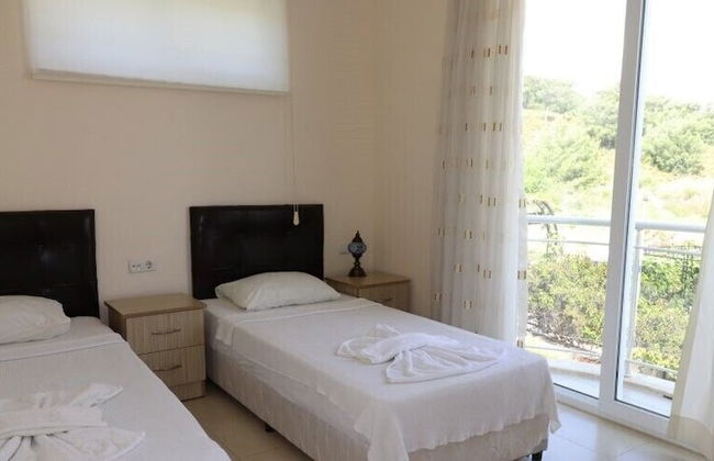 Villa BGA4 by JoyLettings - Photo 4