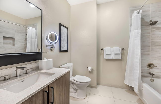 2BD resort condo with amenities and next to shopping right off the Las Vegas Strip - Photo 33