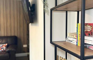 Ideal 4-bed home sleeps 7 - Nr Trafford Ctr & M60 - Foto 43