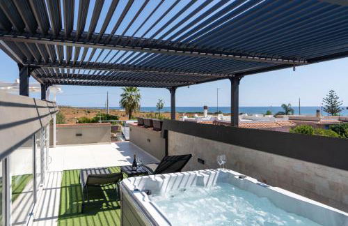 Villa Tea con piscina a pochi passi dal mare - Photo 1