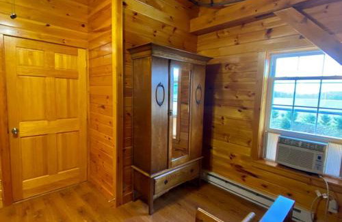 Spacious Salmon River Waterfront Lodge for 6 - Foto 21