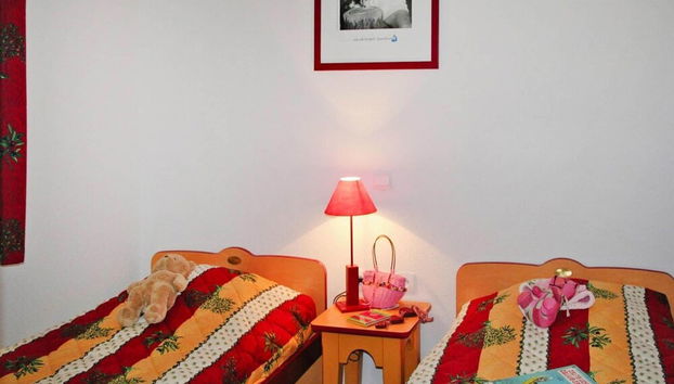 8-guests Holiday Home in Cassen - Foto 5, Camera