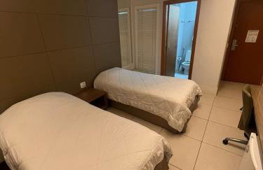 Quarto no Hilton Garden - Piscina - Academia - Ar-condicionado - Região Nobre - Andar alto - Foto 10