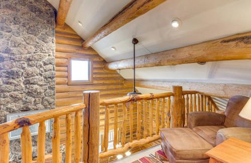 Spacious Rifle Cabin w/ Deck + Mountain Views! - Foto 9