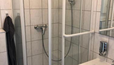 Ruhiges Apartment mit Blick in den Garten - Foto 3, Shower