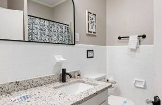 Cottontown Bungalow - Fast WiFi - Walk Downtown - Foto 15