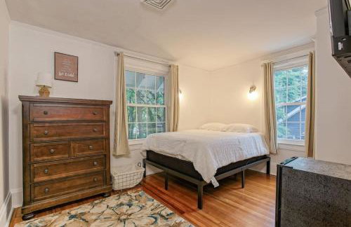 Massive 6 bedroom home with a Pool - Foto 39