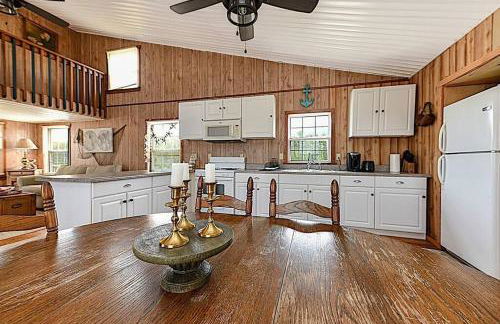 Shipwrecked Shack Waterfront House Boat on Land - Foto 20