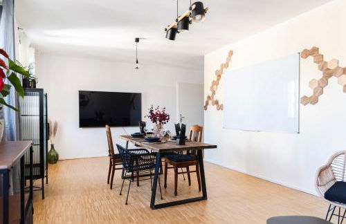 Hybrid Work-Play Retreat - 2BR, 1B central Kreuzberg - Foto 11