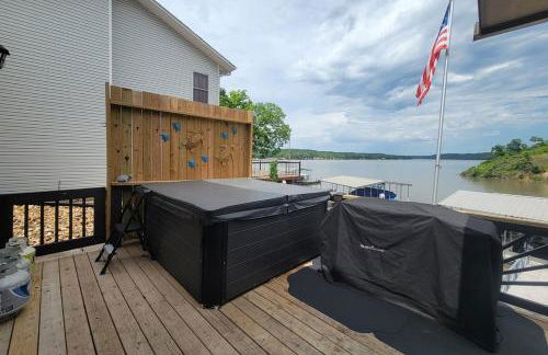 Lakefront Family Retreat w/ Views, Boat Slip - Foto 55