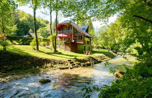 Kuća za odmor uz rijeku Slapnica, u Parku prirode Žumberak, finska sauna i jacuzzi - Foto 1