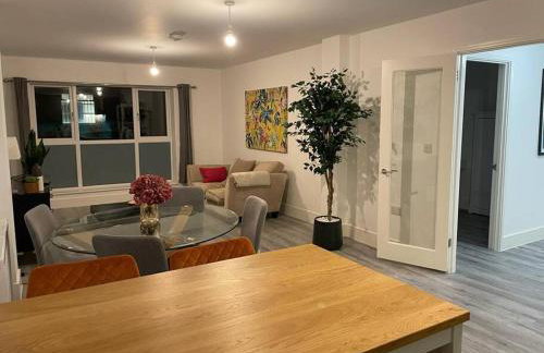 Stunning and Spacious 2bed flat in central Woking - Foto 8