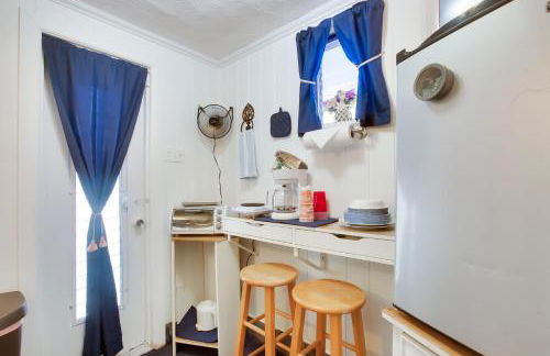 Sun-Soaked Studio with Pool Access in Lake Worth! - Foto 11